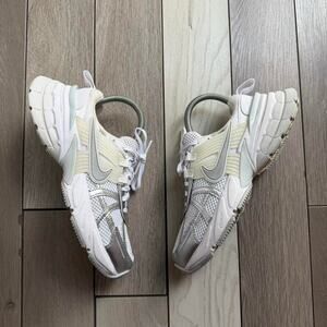 Nike v2k run white silver